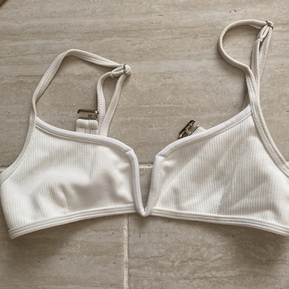 Size small bikini - Picture 2 of 5